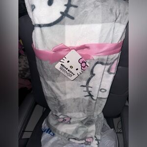Hello kitty blanket